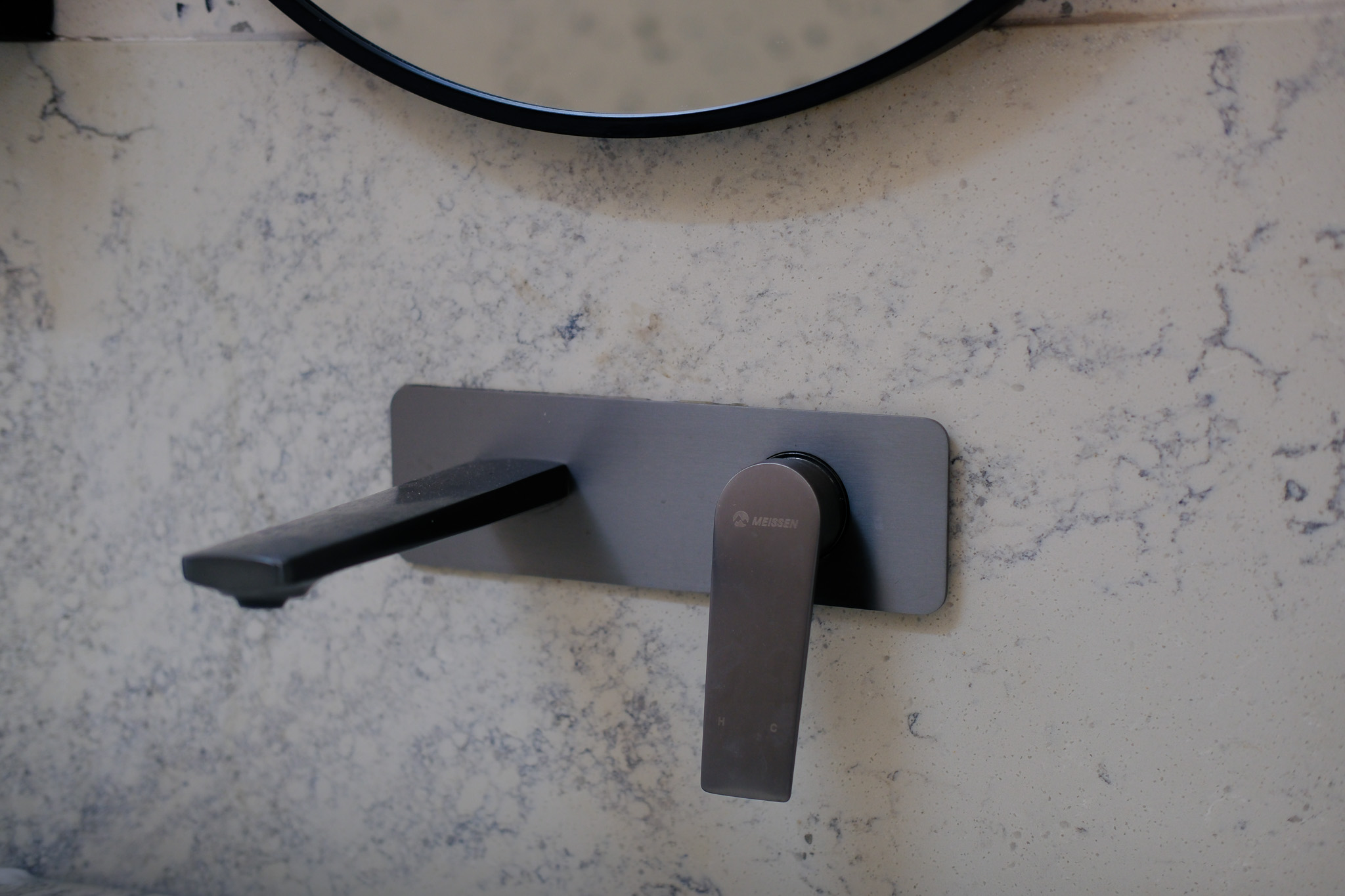 Premium bathroom hardware finishes and 2025 color trends.