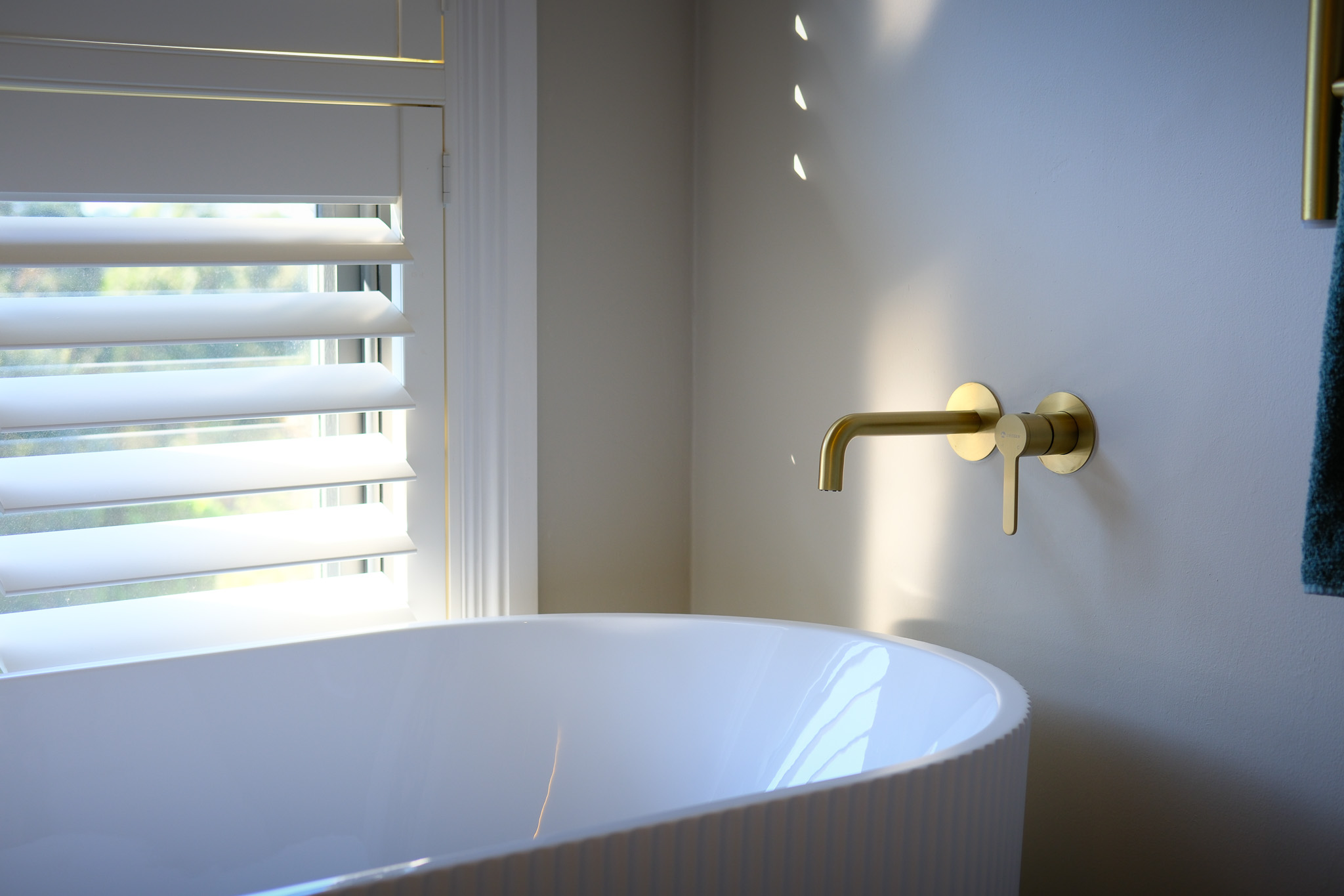 Modern shower and tap finishes for 2025 bathroom interiors.